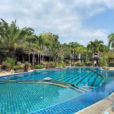 Botany Beach Resort Pattaya Nacsomtien Kültér fotó