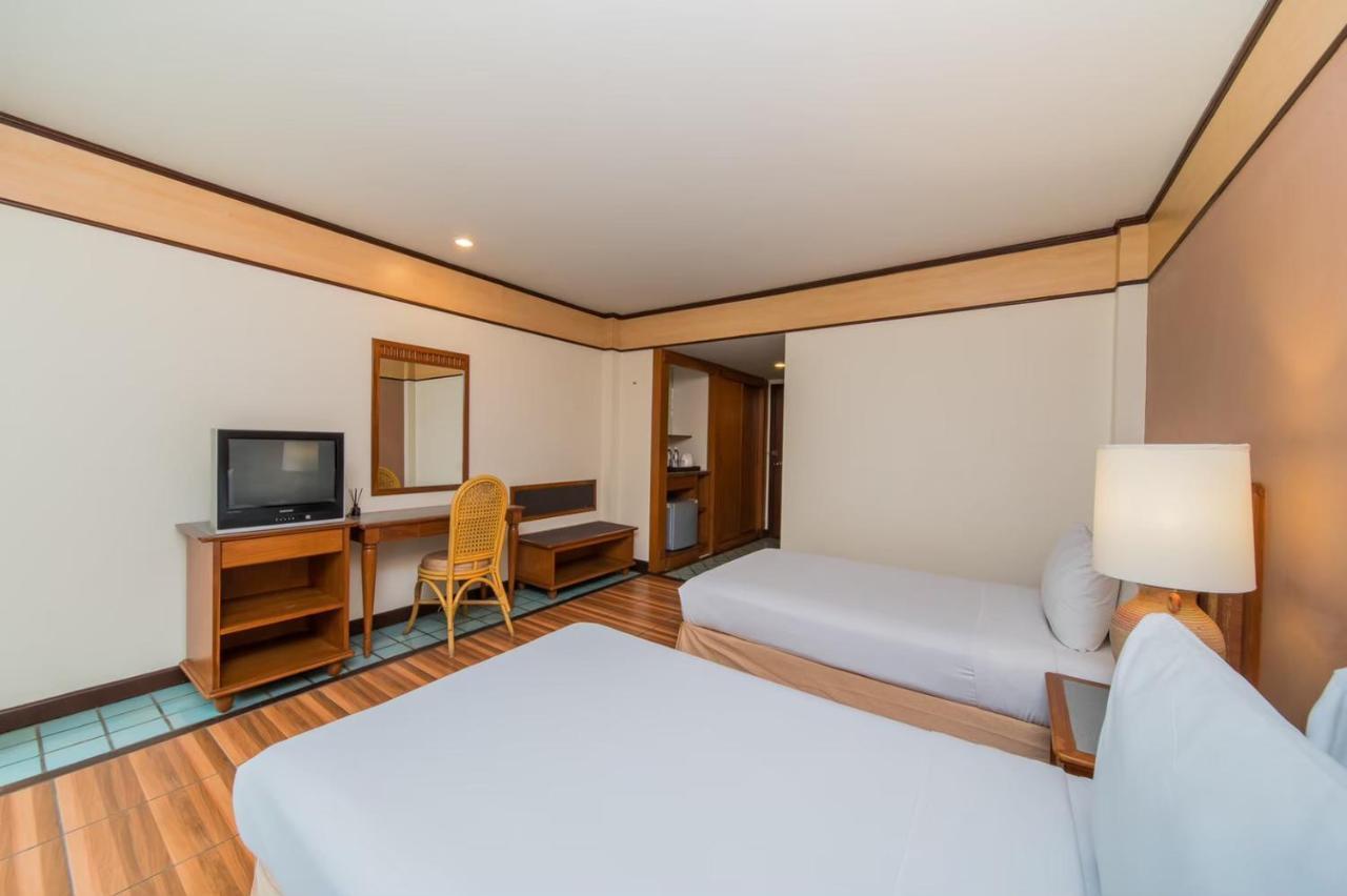Botany Beach Resort Pattaya Nacsomtien Kültér fotó