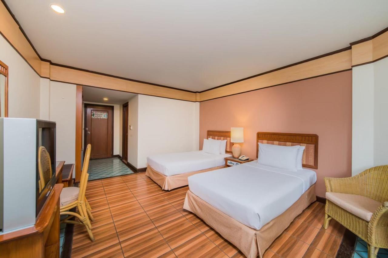 Botany Beach Resort Pattaya Nacsomtien Kültér fotó