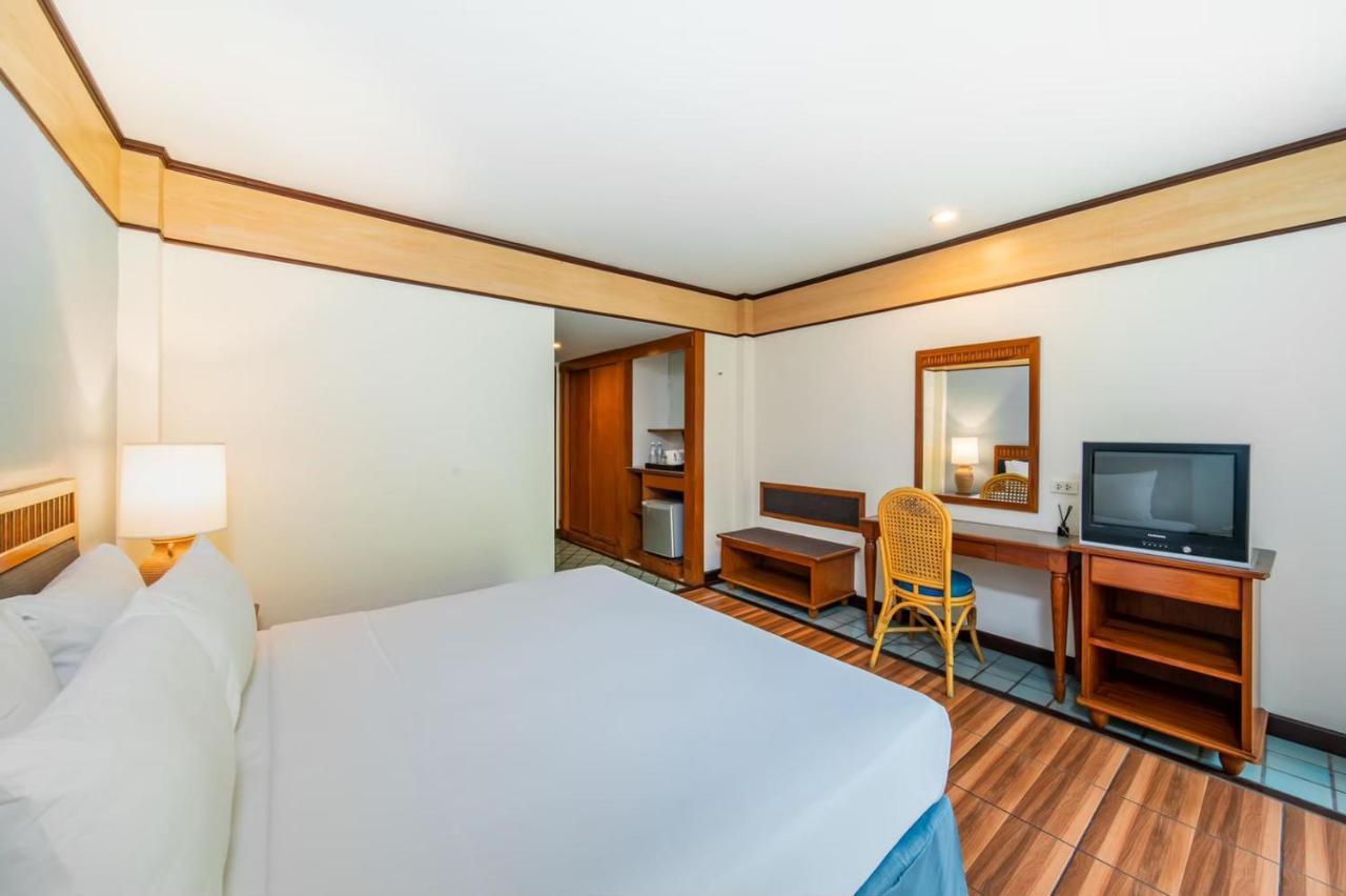Botany Beach Resort Pattaya Nacsomtien Kültér fotó