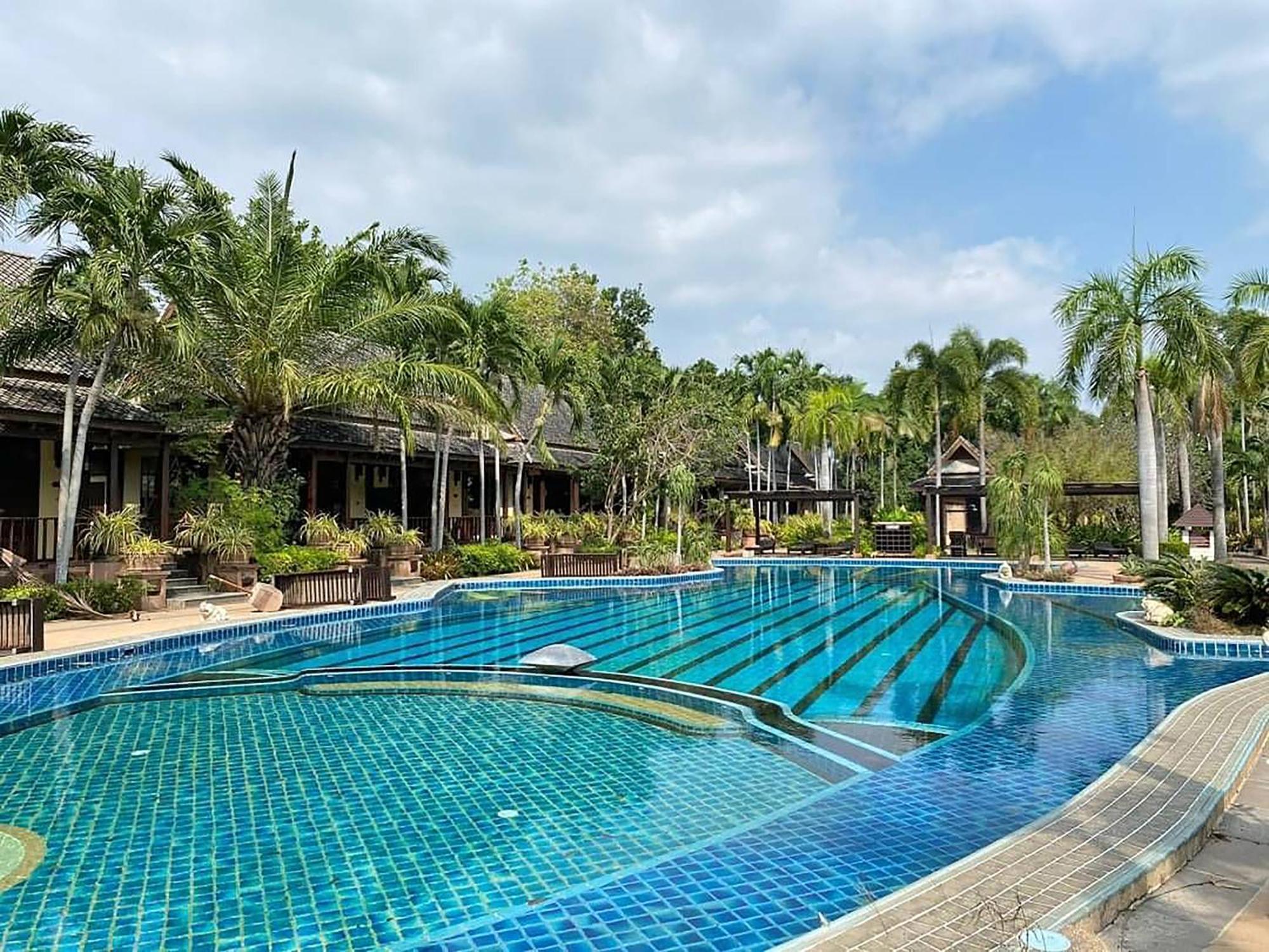 Botany Beach Resort Pattaya Nacsomtien Kültér fotó
