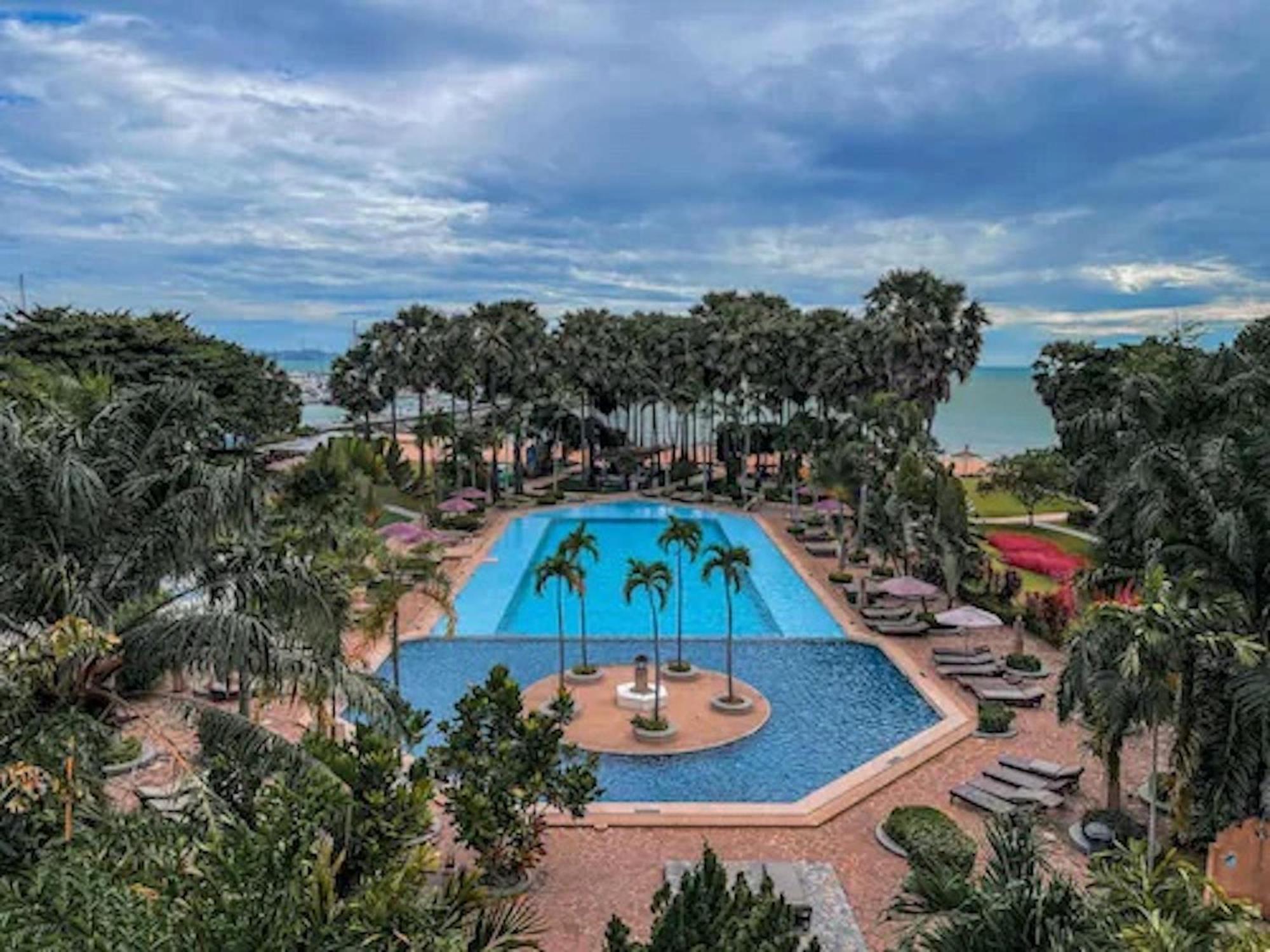 Botany Beach Resort Pattaya Nacsomtien Kültér fotó