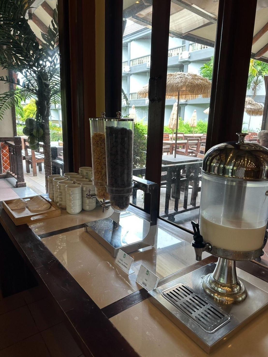 Botany Beach Resort Pattaya Nacsomtien Kültér fotó